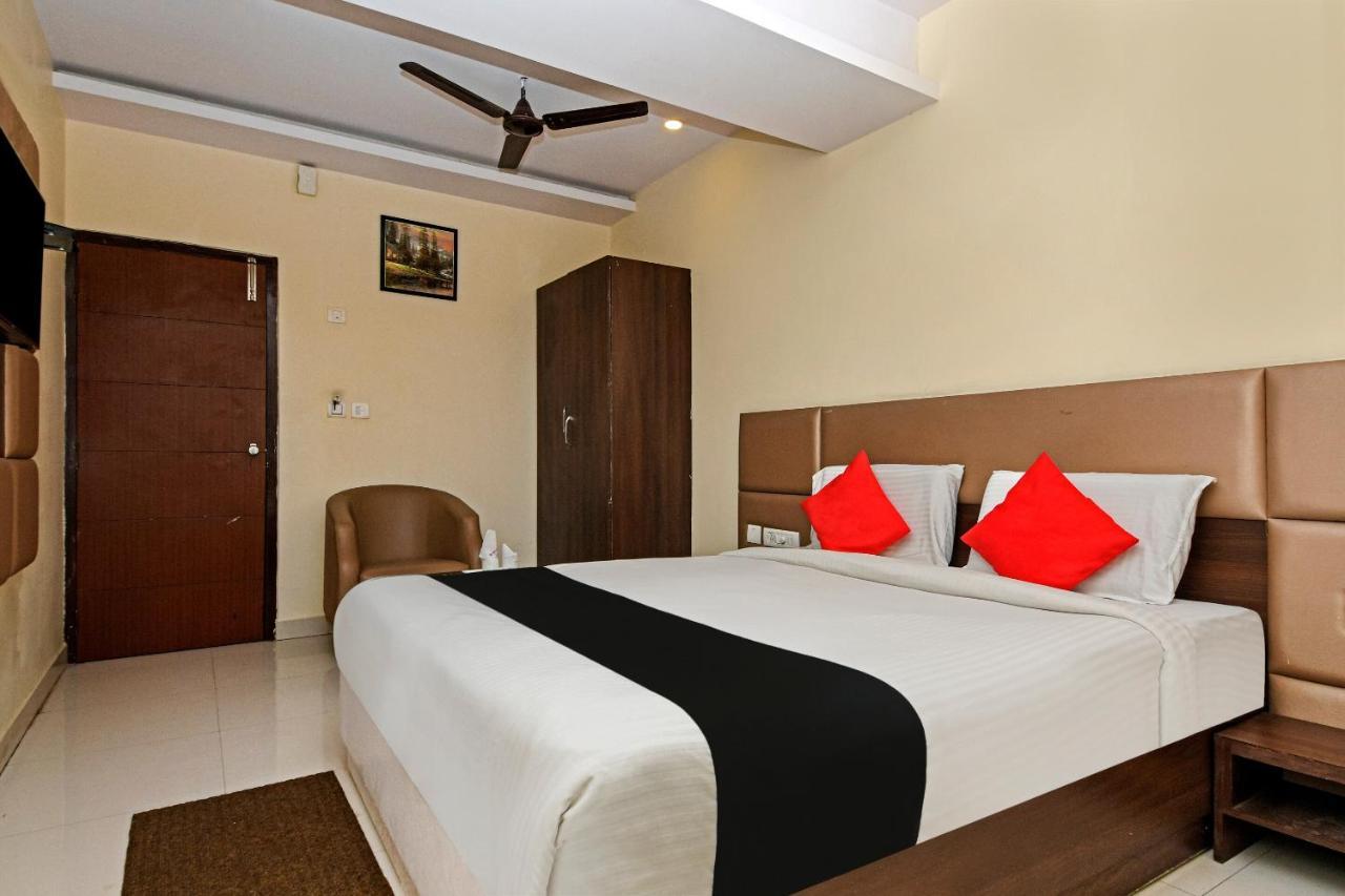 Capital O 76622 Hotel Raama Grand Maisur Dış mekan fotoğraf