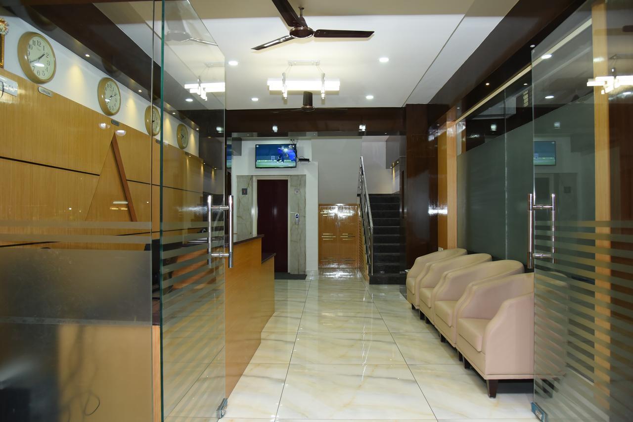 Capital O 76622 Hotel Raama Grand Maisur Dış mekan fotoğraf