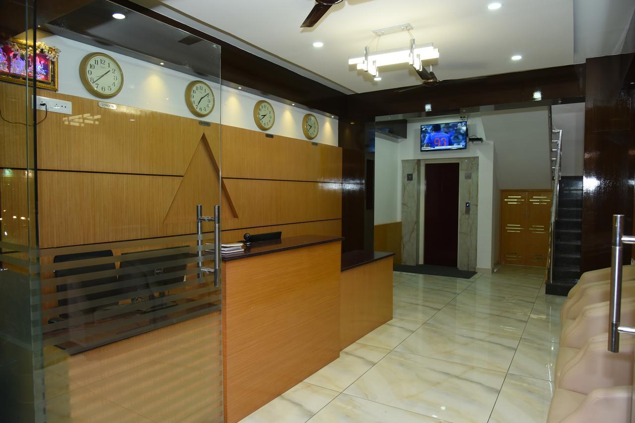 Capital O 76622 Hotel Raama Grand Maisur Dış mekan fotoğraf