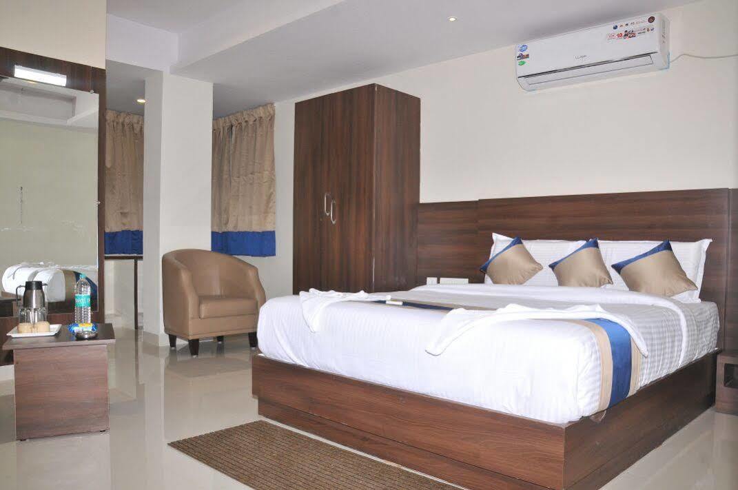 Capital O 76622 Hotel Raama Grand Maisur Dış mekan fotoğraf